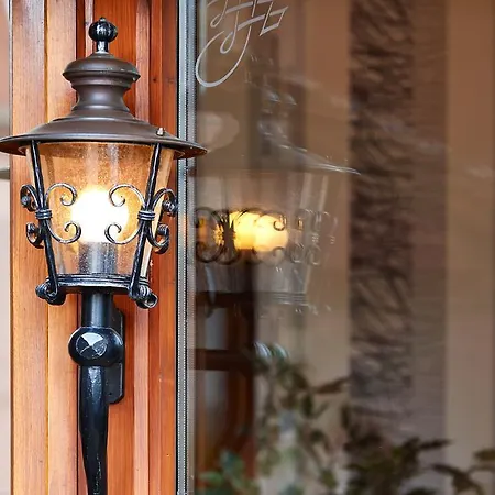 Chez Felix Hotel 3*
